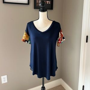 Mai Soli v-neck top NWT